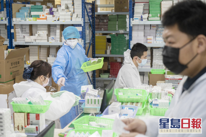專家指新冠肺炎沒有神藥最有效保護方法是少外出及戴口罩。新華社