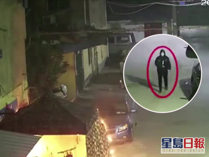 大媽跳不成廣場舞火燒遮雨篷。