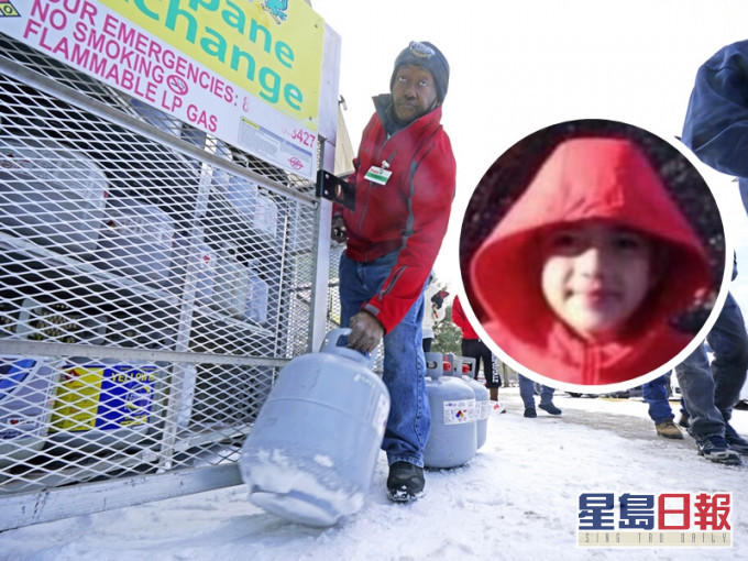 一名11歲男童(小圖)因停電慘被凍死,其家人入稟法院控告電力公司,並索償一億美元。AP圖片