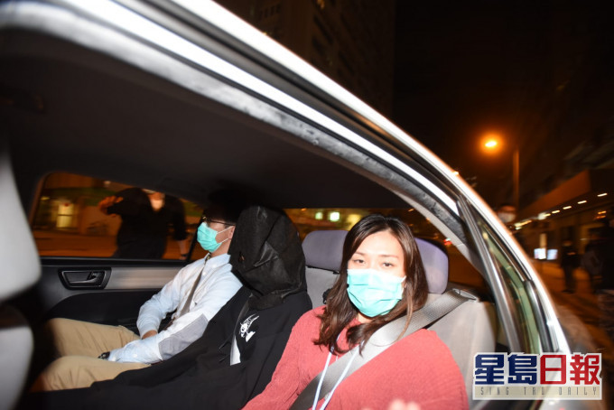 警方拘捕17岁女子。