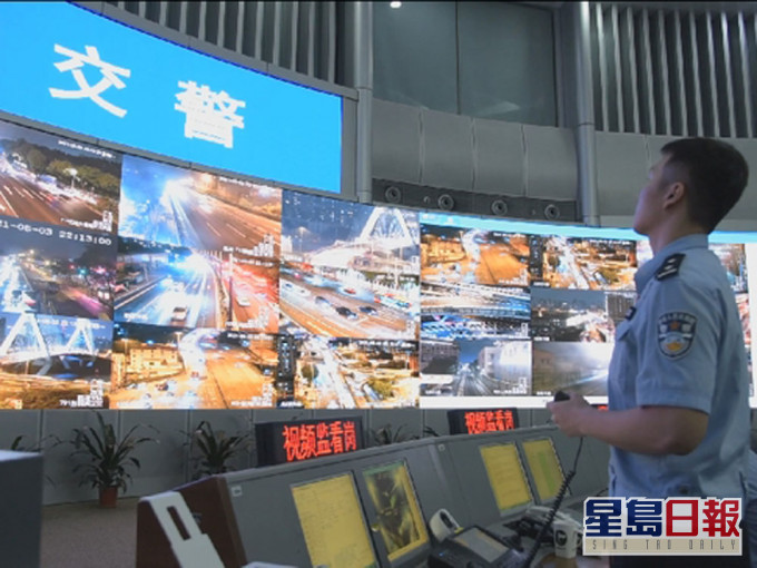 2歲女童手指被夾斷,廣東6地交警接力護送就醫,獲及時救治。