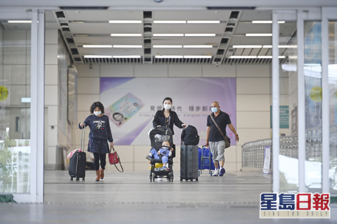 調查指逾9成人促盡快通關。 資料圖片
