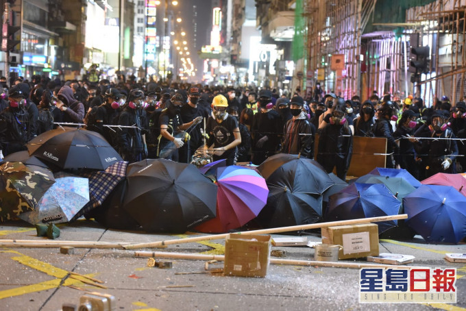 示威者堵塞彌敦道