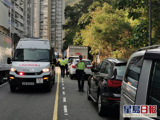 警员重点打击区内多个交通黑点。图:警方提供
