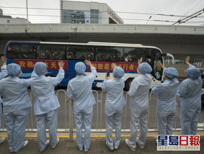 部分援助武汉医疗团队分批撤离。新华社