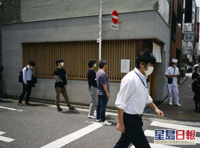 東京都的疫情漸趨緩和。AP