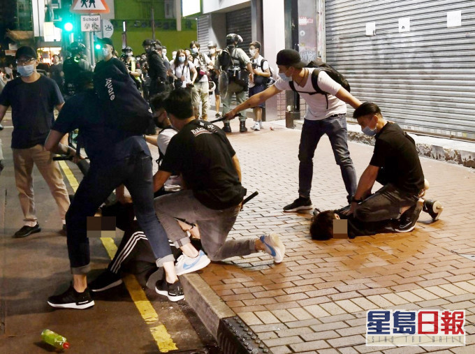 截至今日中午12時,警方在全港各區共拘捕約230人。資料圖片