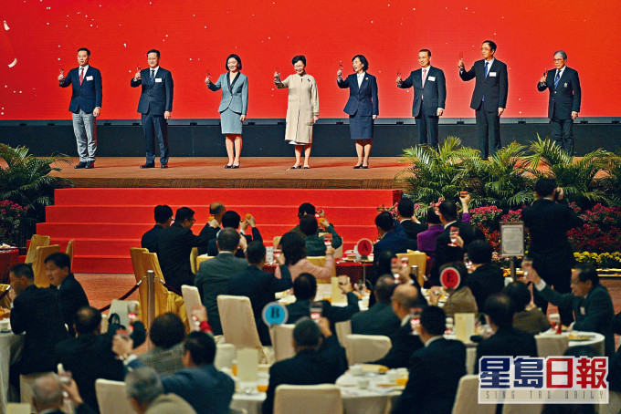 ■行政長官林鄭月娥(左四)昨出席代表團歡迎晚宴。