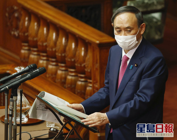 菅义伟所率领的内阁的最新支持率为33%。AP