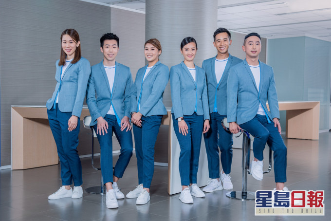 香港花旗銀行前線團隊下月換新裝，新制服以藍白做主調並以環保物料製成。
