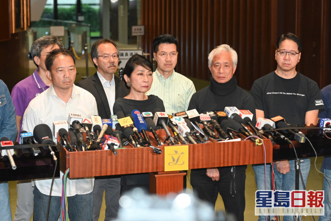 民主派議員發聯合聲明反對將立法會選舉押後一年。資料圖片
