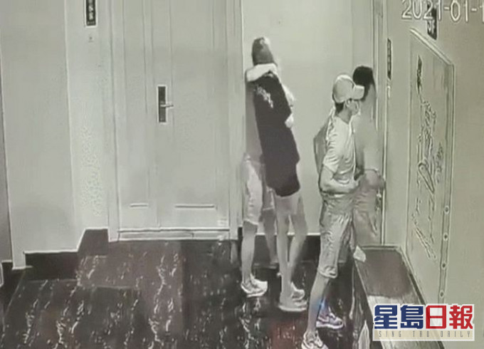 中國情侶在柬埔寨遇害,被劫持畫面曝光。