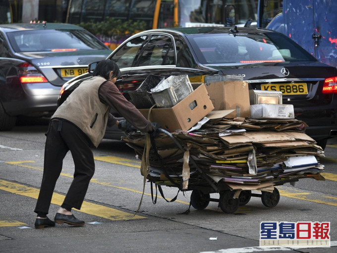 社署4月起豁免計算健全綜援申請人所有保險計劃的現金價值為資產,豁免期為一年。資料圖片