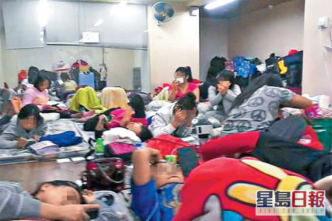 不少外佣宿舍位处商业大厦或住宅大厦,环境挤迫,衞生差。 资料图片