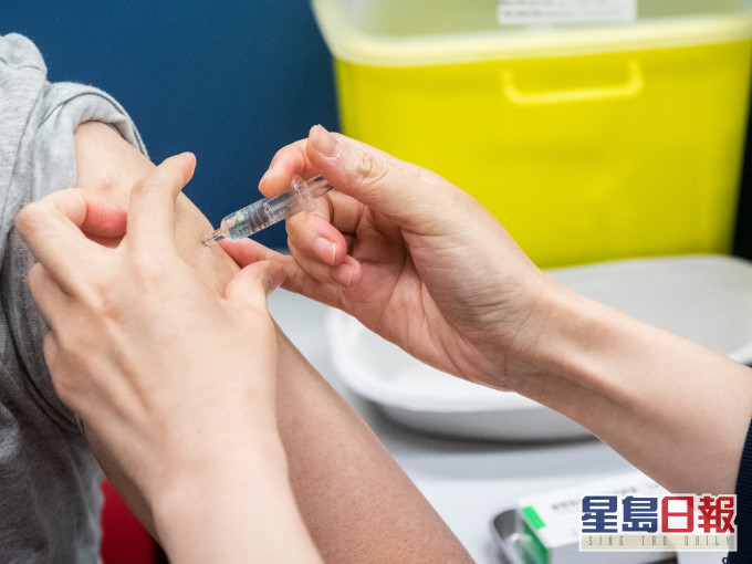 澳門有市民前後接種二劑不同的疫苗。澳門新聞局圖片
