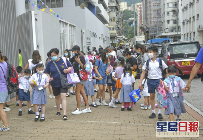 多校爆上呼吸道感染。資料圖片