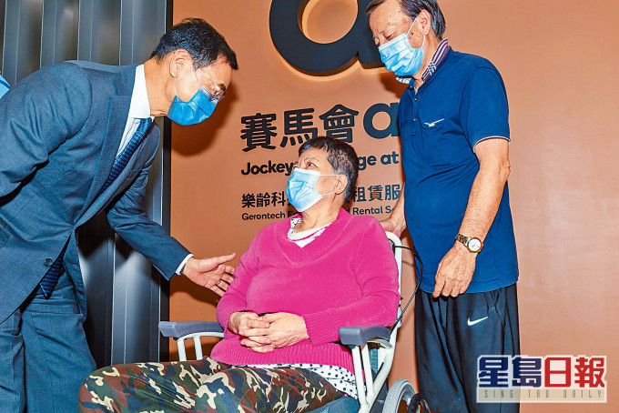 傅婆婆經醫院轉介參加計畫,租用了醫療護理電動牀回家。