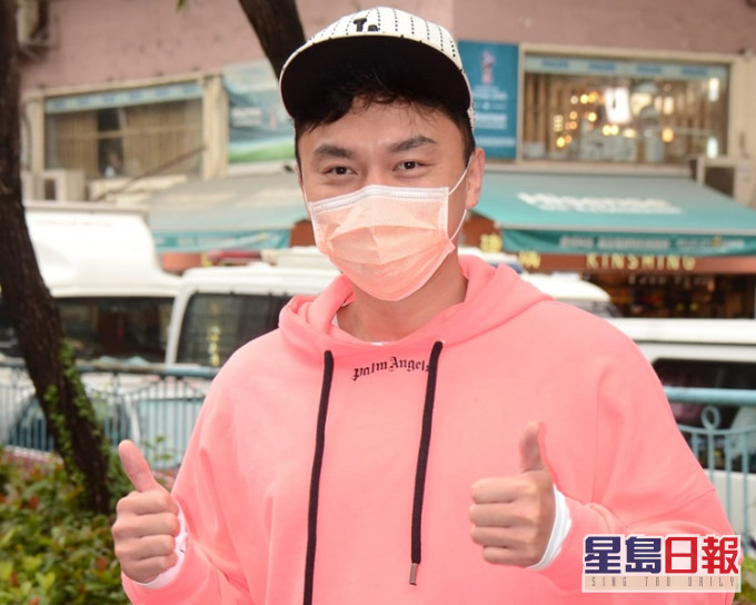 雖然已減咗租,但楊明話因為少咗人出街食飯,燉湯店生意靜過鬼。