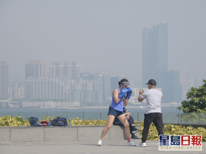天文台預料一股達強風程度的偏東氣流會在星期三抵達廣東沿岸。資料圖片