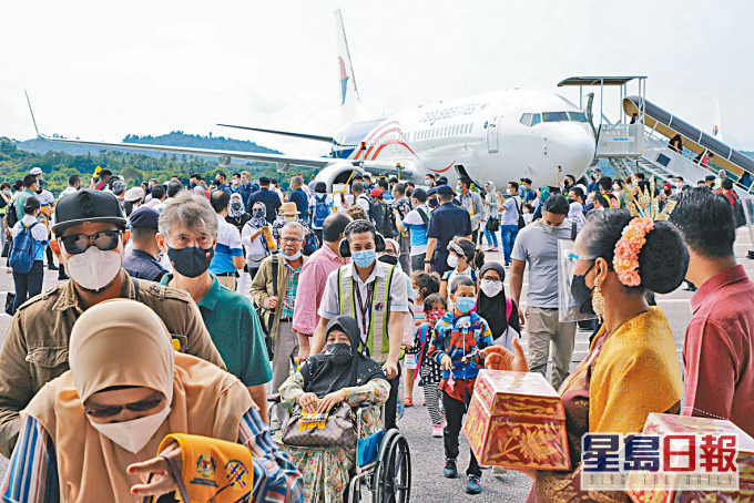 ■馬來西亞開放國內旅遊氣泡，旅客於上周四抵達浮羅交怡。