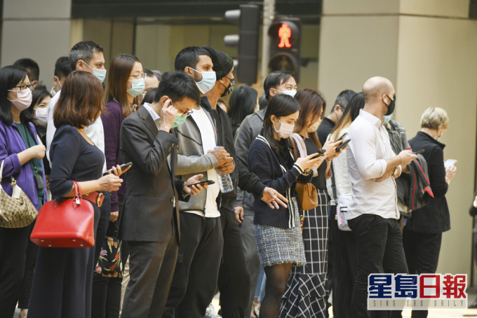 消息指,本港新增少于10宗确诊个案。资料图片