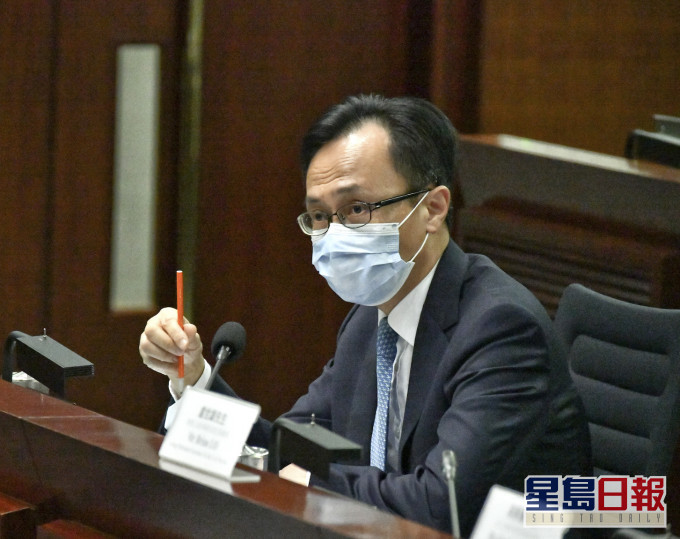 聶德權鼓勵公務員在家工作時都不忘自我增值。資料圖片