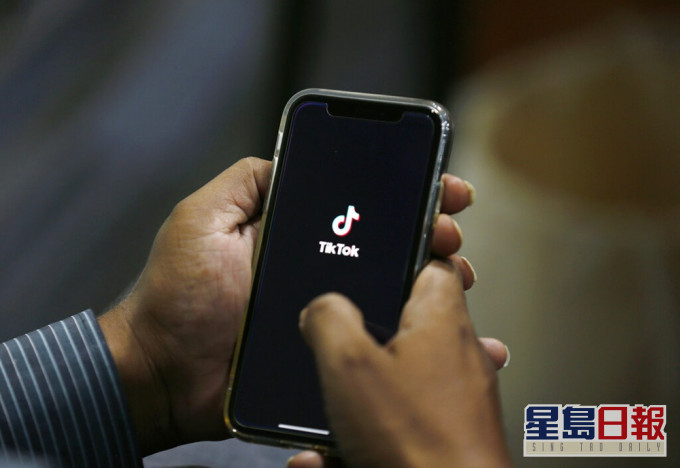 美國財長努欽稱甲骨文負責重建TikTok代碼,以確保安全性。AP資料圖片
