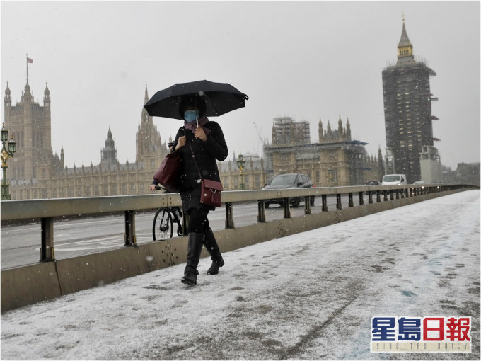 英國國內所有成年人可望於今年8月或9月,完成接種兩劑疫苗。AP資料圖片
