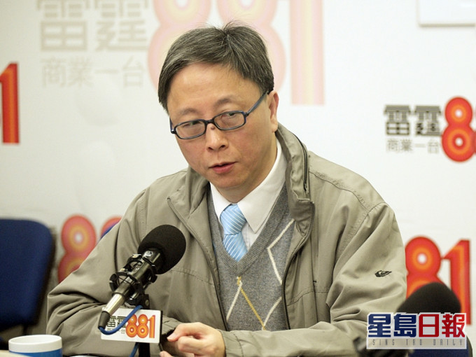 何栢良促請政府取消船員換更豁免安排。資料圖片