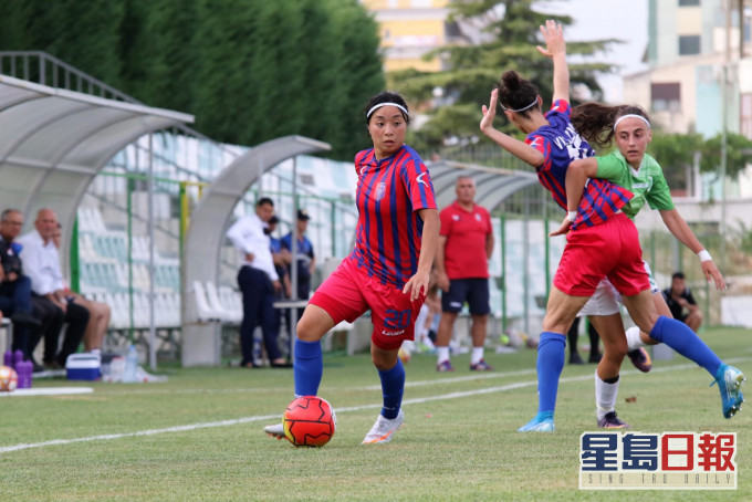 對戰阿波隆尼亞的聯賽榜首大戰,韋婉婷連續第四場任正選進攻中場。 相片由陳正德提供