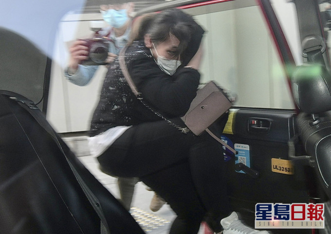 卢殷童在庭称,事件曝光后丈夫传讯息,指她「先系罪魁祸首,害死个女个个系你!」。资料图片