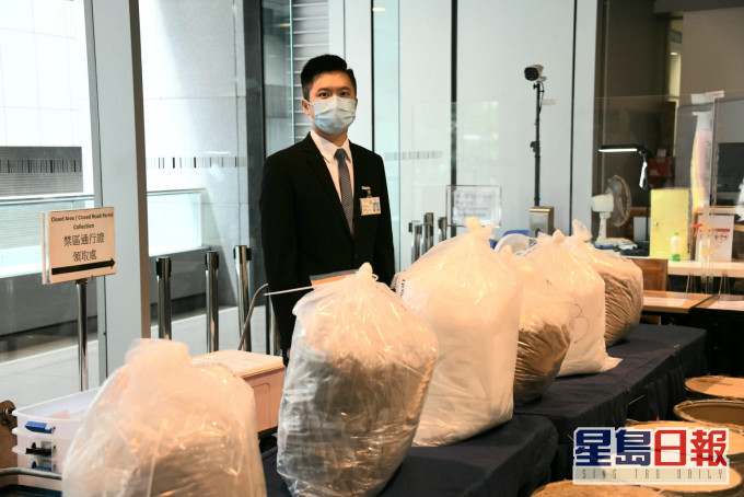 警方撿獲毒品。