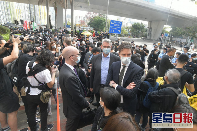 多國領管人員歐盟駐港代表到場。
