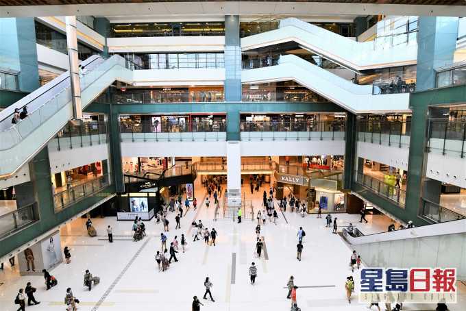 其中一名女患者据报常在沙田新城市广场一带活动。资料图片