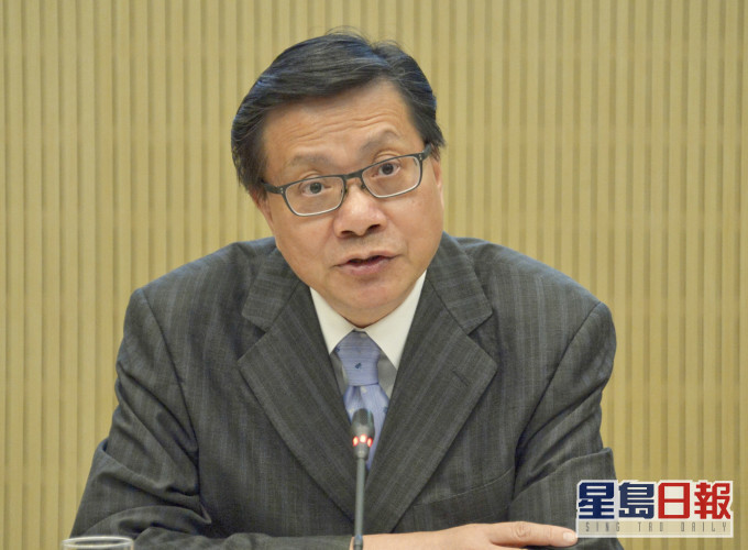 張炳良說,「若中央棄陽光取北風,任何再出發都徒然」。 資料圖片