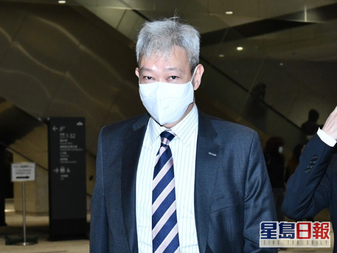 馬維騉代表鍾錦麟進行陳詞。