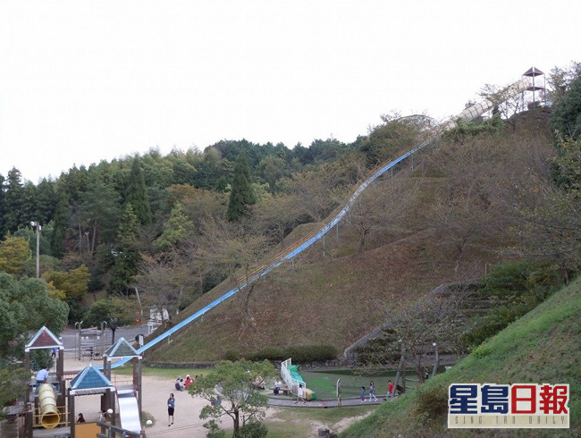 日本 日本最危險滑梯 將今年內拆除 星島日報