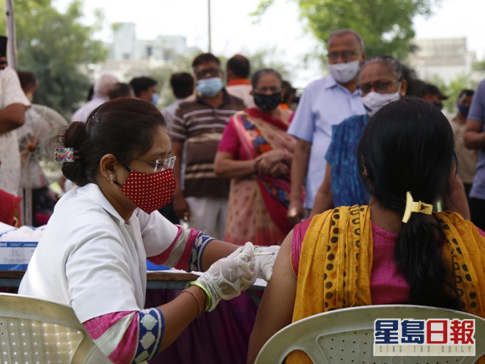 印度正加緊為市民接種疫苗。AP