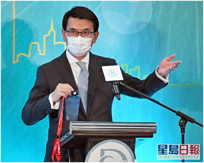 邱騰華未有提及明確的通關時間表。