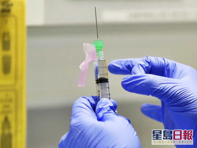 巴西有新冠疫苗临床测试志愿者死亡,牛津大学指不会暂停计画。AP图片