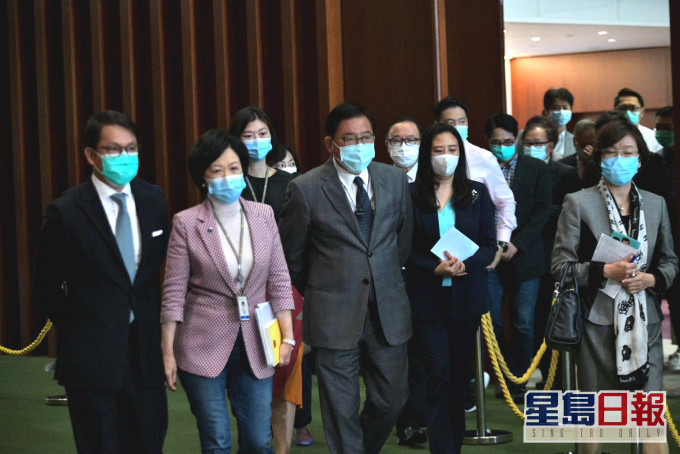 建制派議員指支持人大通過港區國安法決定草案。