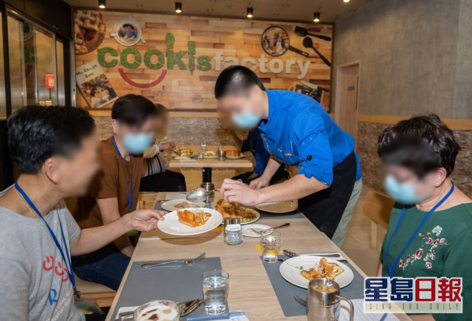 懲教署日前舉辦「『豚』圓父子丼」的父親節活動。