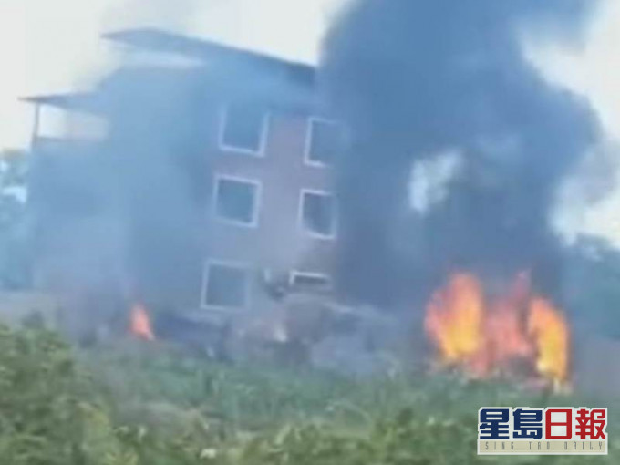 網傳視頻指,一架解放軍空軍的戰機在廣西墜毀。網圖