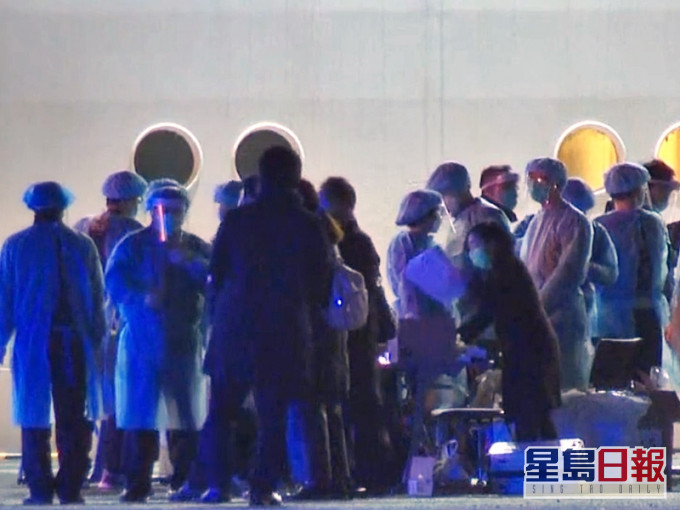 港人獲安排落船。有線新聞截圖