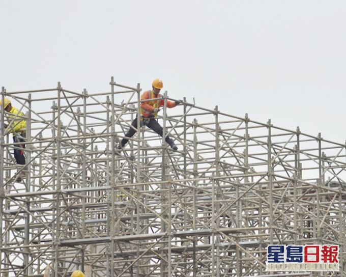 陳茂波指建造業工程總值將增至每年3000億,創逾30萬職位。