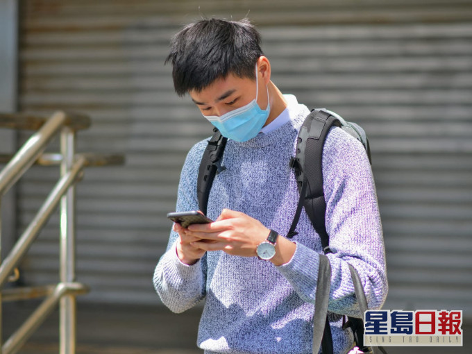 其中一名被告何啟誠。