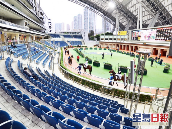 马会表明马场内不会提供本地赛马及足球投注服务,六合彩奖券也会继续暂停。资料图片