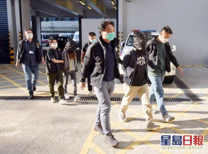 警方共拘捕5人。