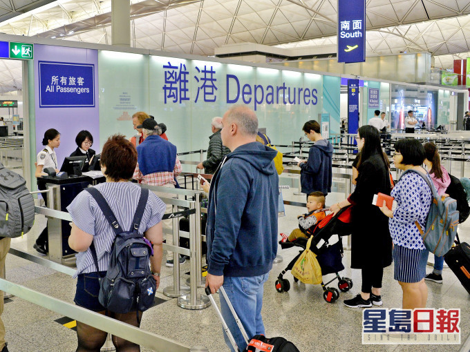有移民顧問指打算離港移民到外地生活的查詢單日急升。 資料圖片