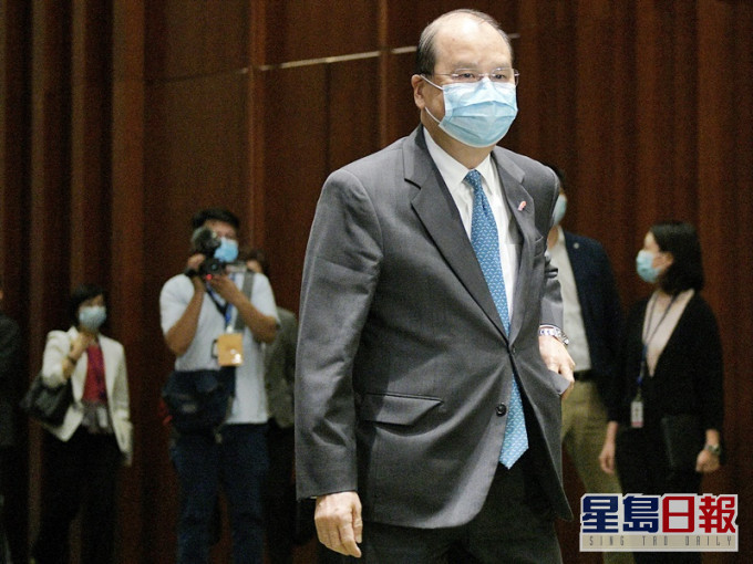 张建宗出席财务委员会议。资料图片